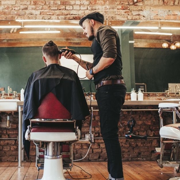 Como lotar a agenda da sua barbearia com a ajuda do SMS marketing